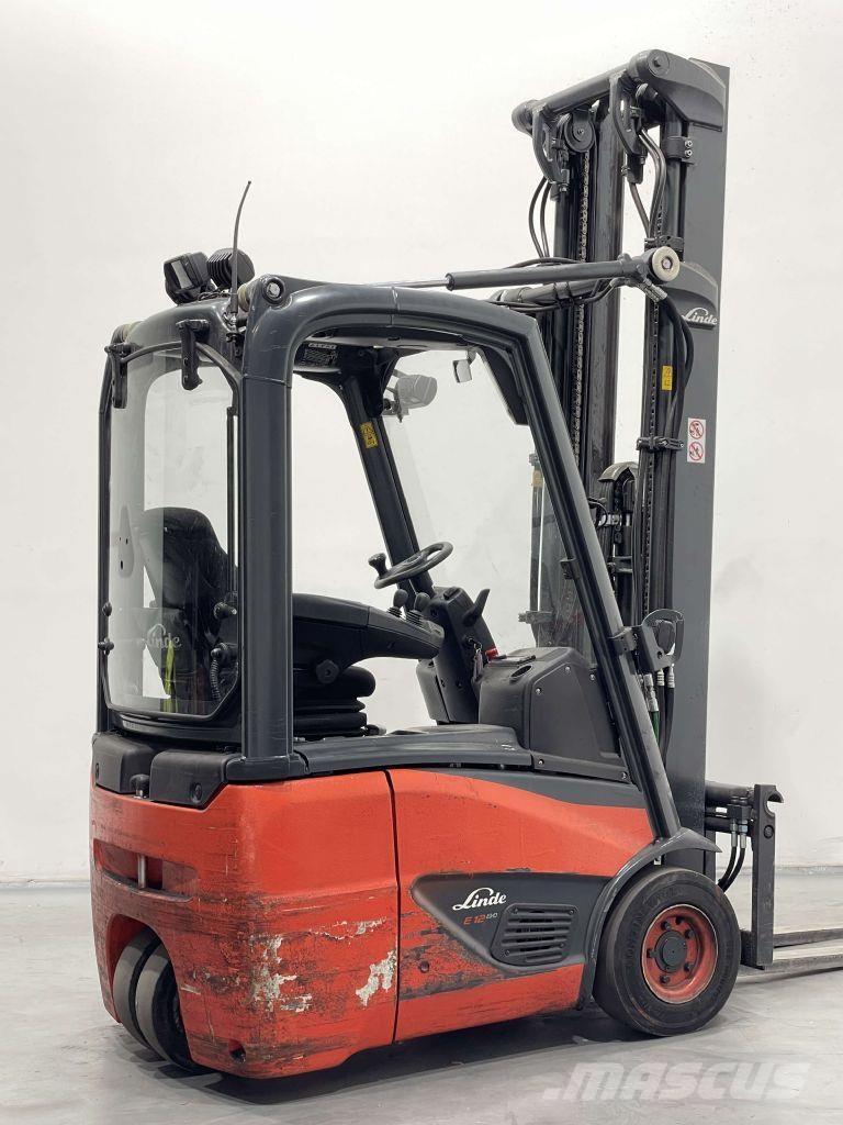Linde E12-02-386 Electric forklift trucks