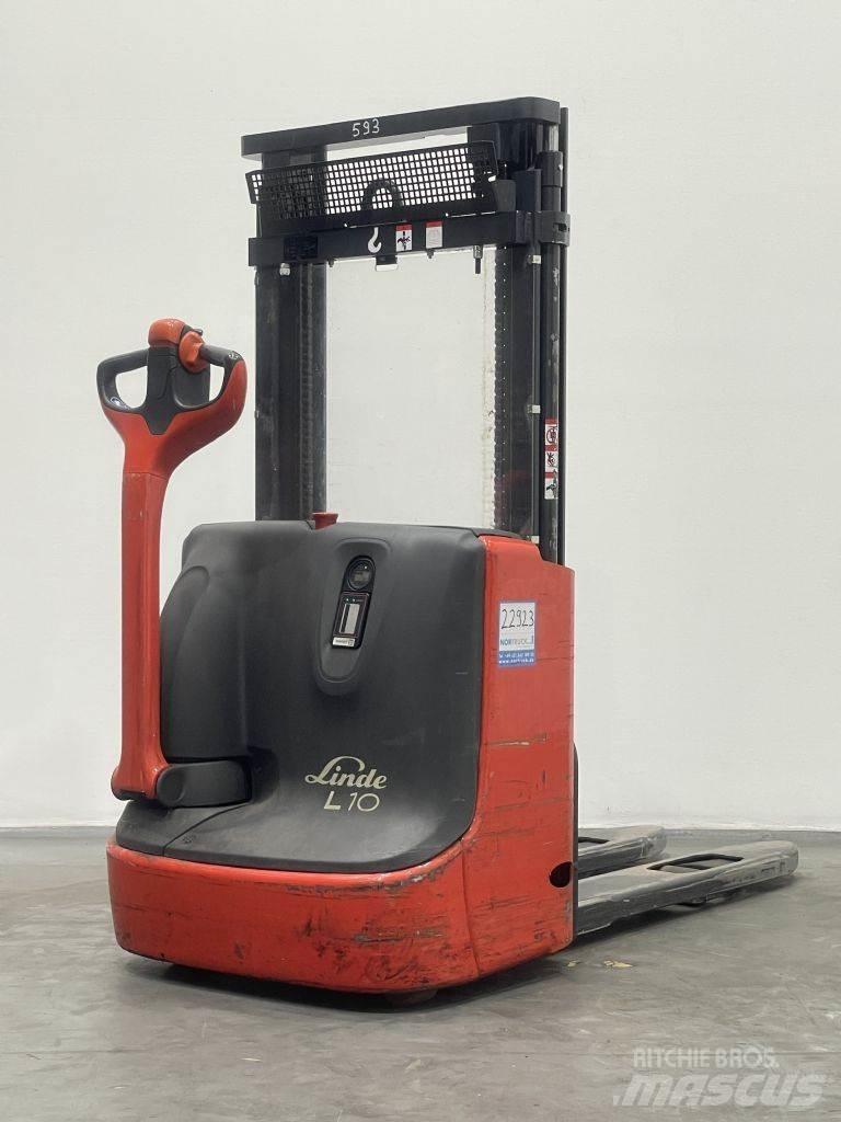 Linde L10 Pedestrian stacker