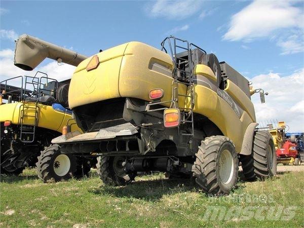 New Holland CX860 Combine harvesters