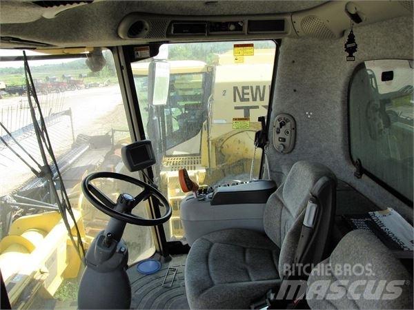 New Holland CX860 Combine harvesters