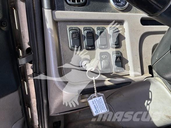 Peterbilt 365 Flatbed / Dropside trucks