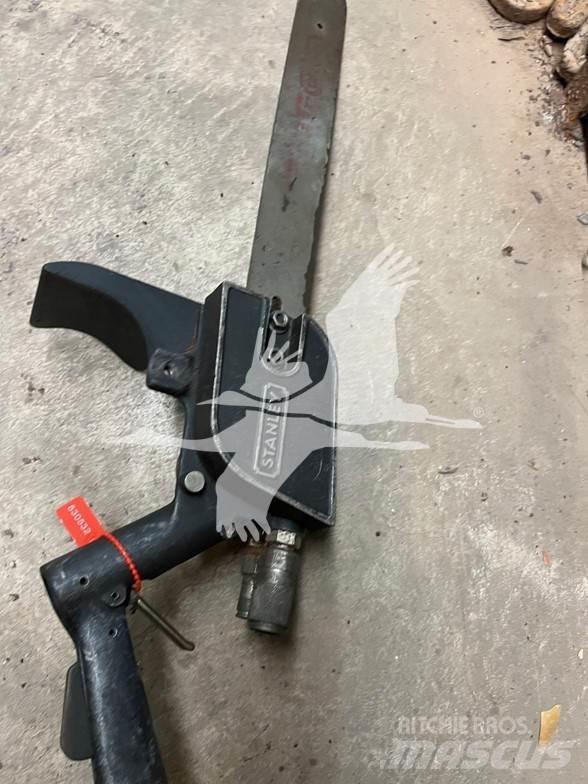 Stanley CS05 Chainsaws and clearing saws