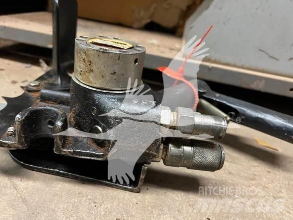 Stanley CS05 Chainsaws and clearing saws