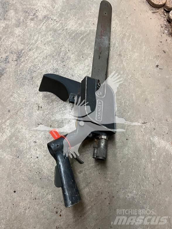 Stanley CS05 Chainsaws and clearing saws