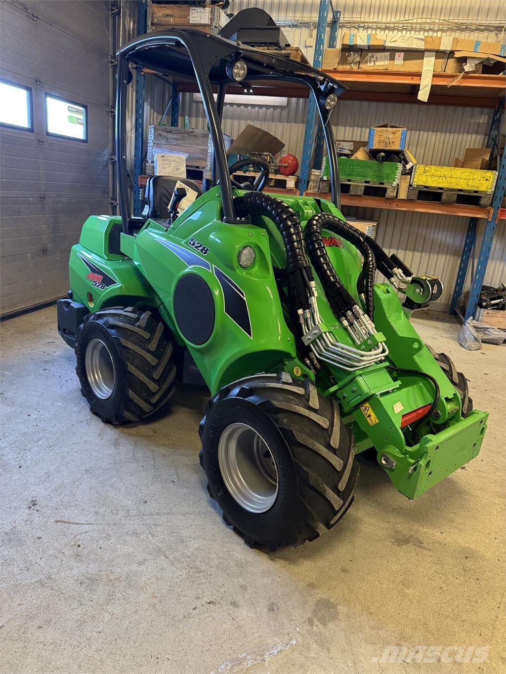 Avant 528 KAMPANJ Skid steer loaders