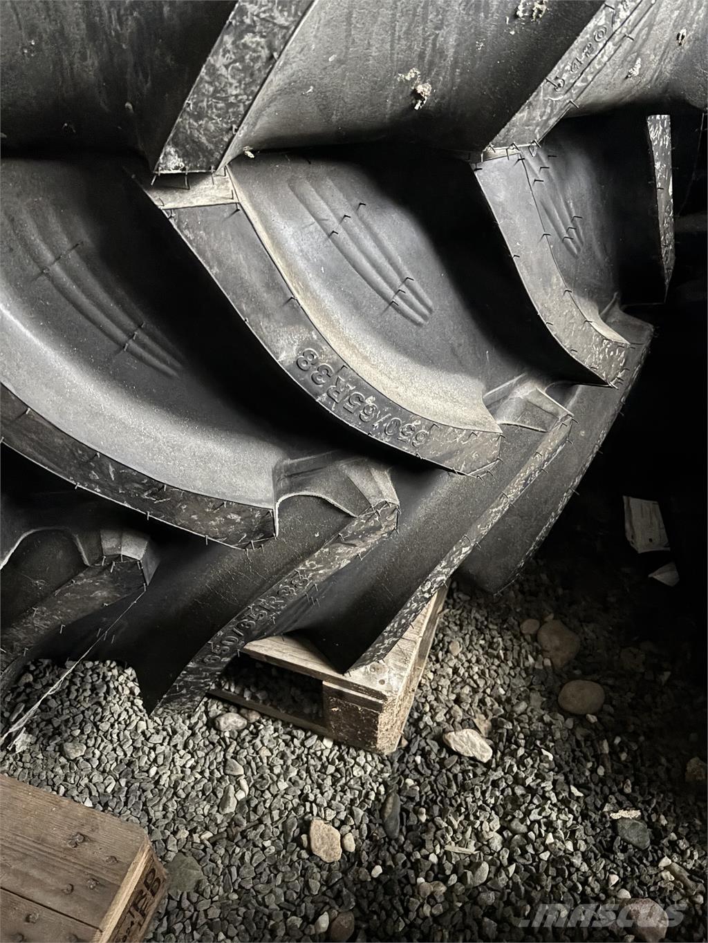 BKT Däck 650/65R38 1st Tyres, wheels and rims