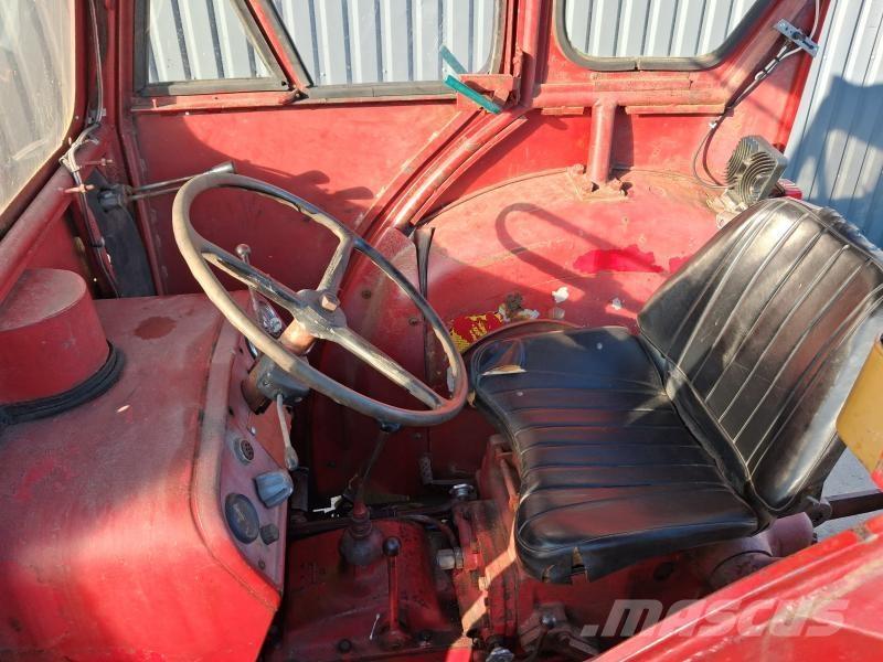 International 414 Tractors