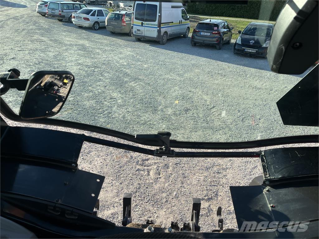 Valtra A 84 Tractors