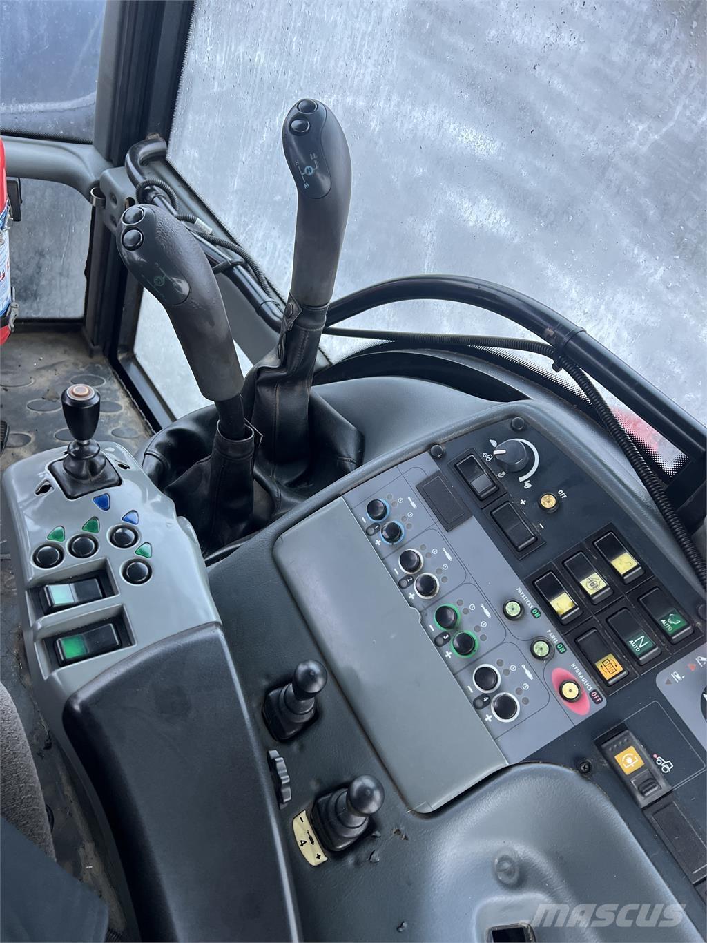 Valtra T190 Tractors