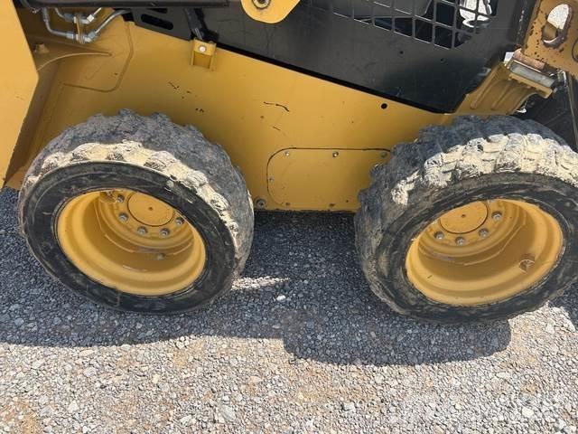 CAT 232D Tyres, wheels and rims