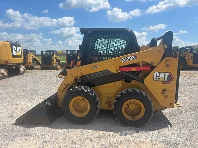 CAT 242D3 Tyres, wheels and rims