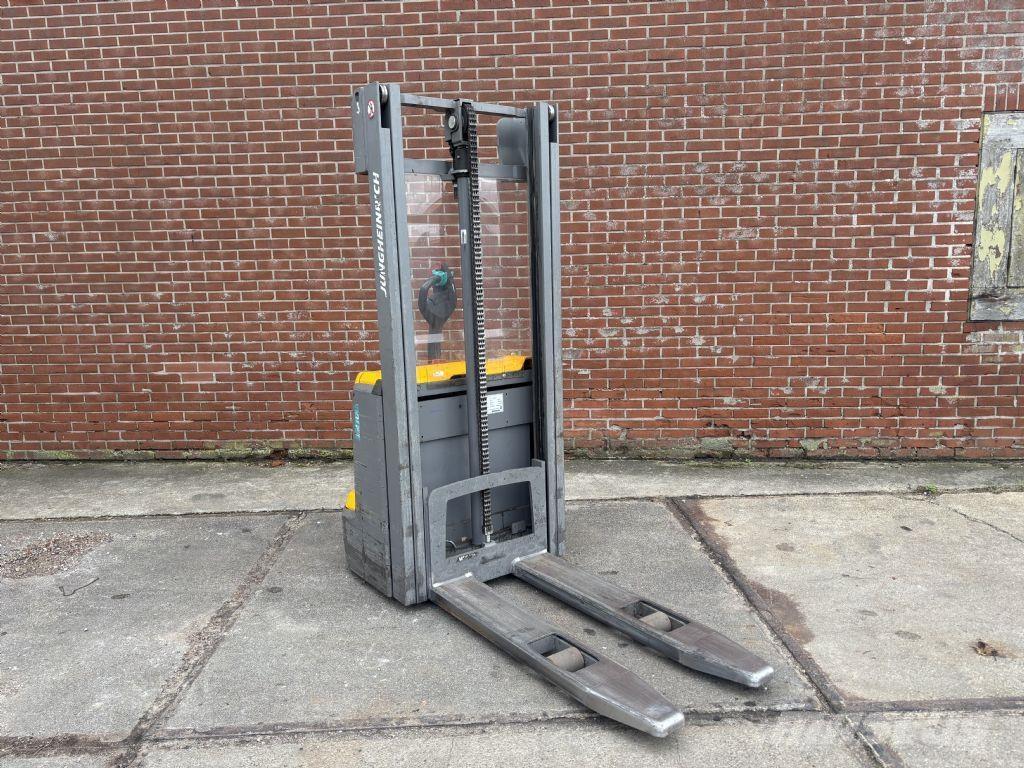 Jungheinrich EJC 112 Pedestrian stacker