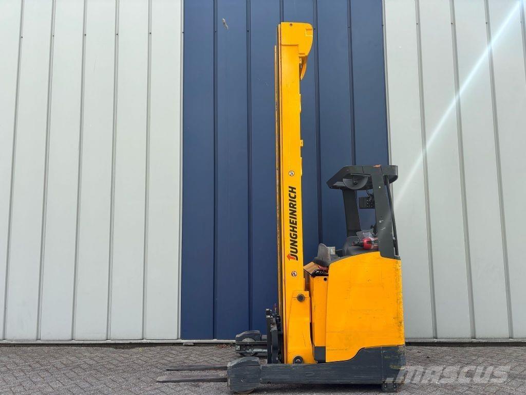 Jungheinrich ETV 216 Reach trucks