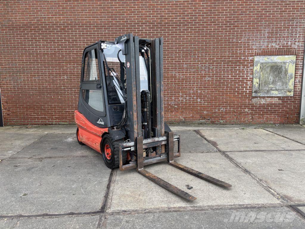 Linde E25 / 02 Electric forklift trucks