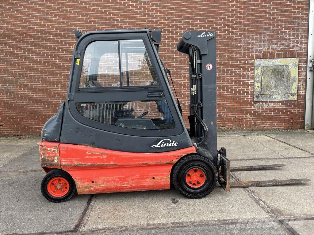 Linde E25 / 02 Electric forklift trucks