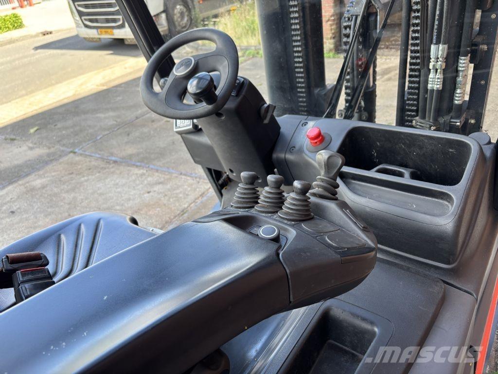 Linde E30-01 Electric forklift trucks