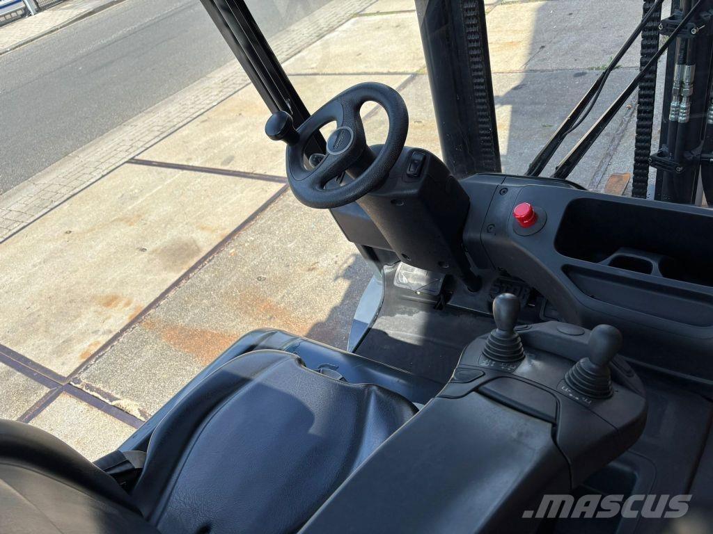 Linde E30L-01 Electric forklift trucks