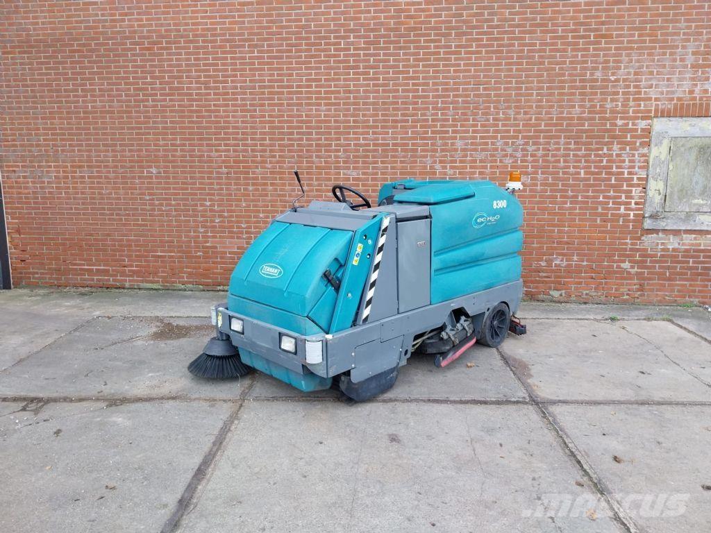 Tennant 8300 Sweepers