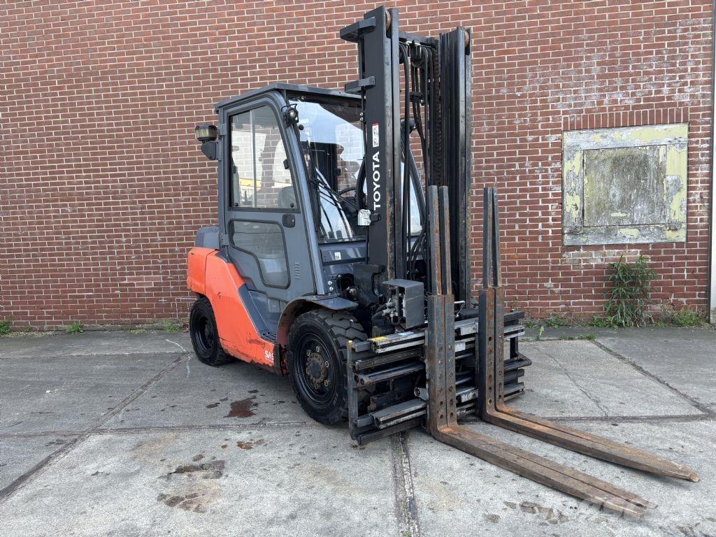 Toyota 40- 8FD40N Diesel trucks