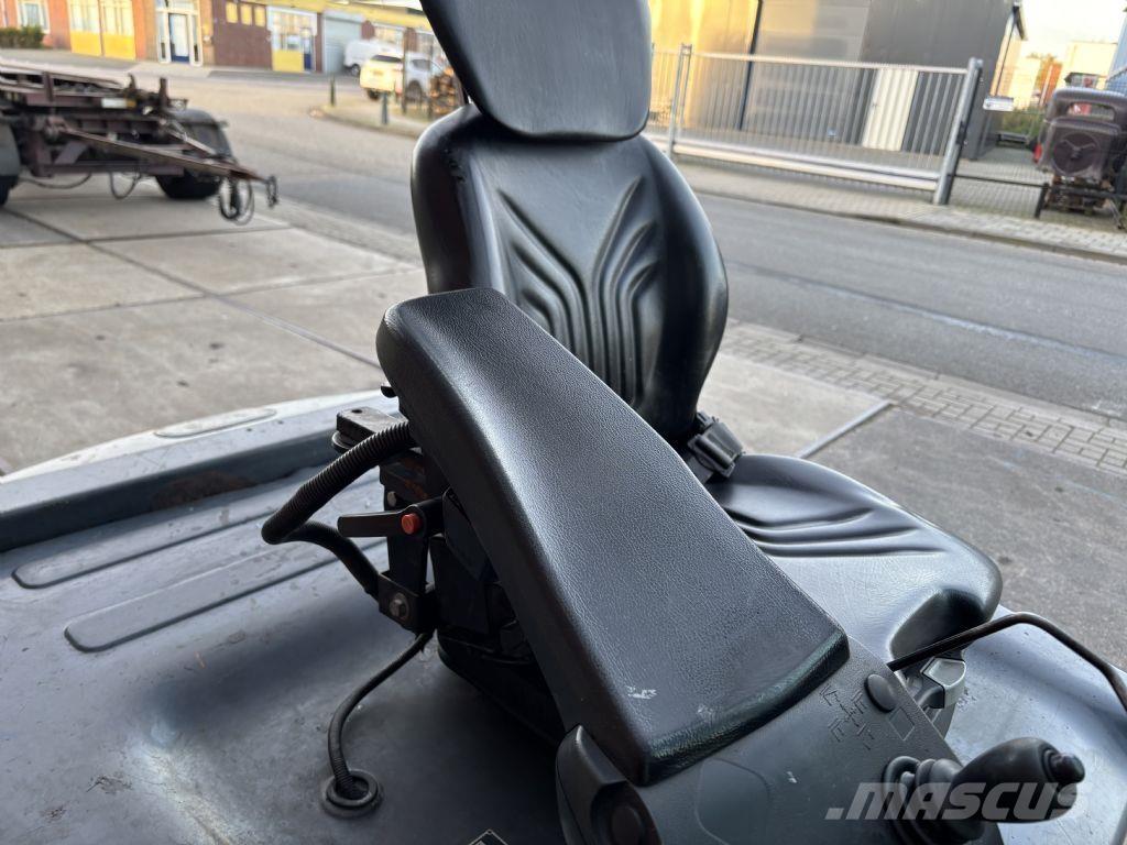 Toyota 8FBMT30 Electric forklift trucks