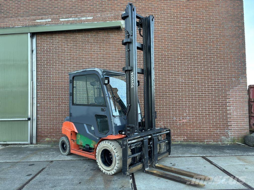 Toyota 8FBMT50 Electric forklift trucks