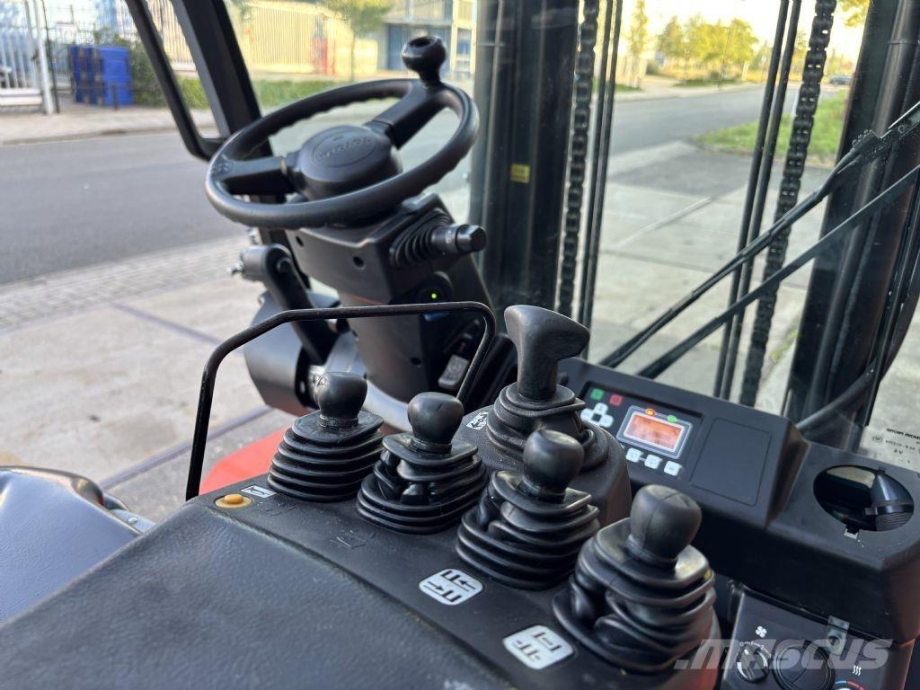 Toyota 8FBMT50 Electric forklift trucks