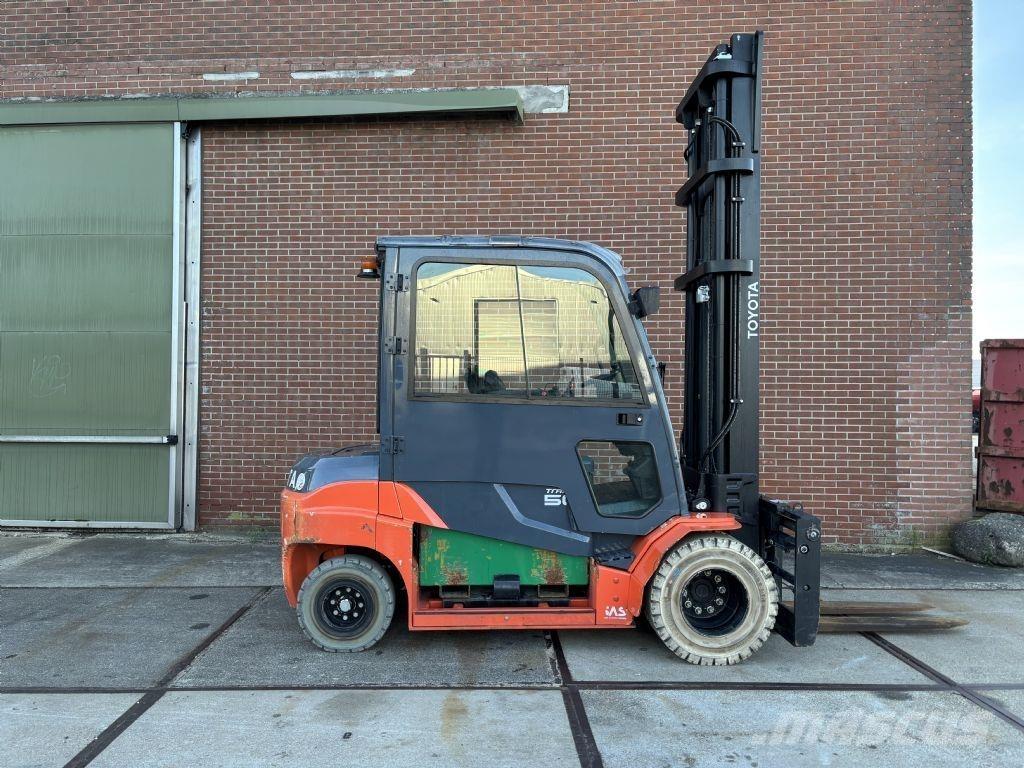 Toyota 8FBMT50 Electric forklift trucks