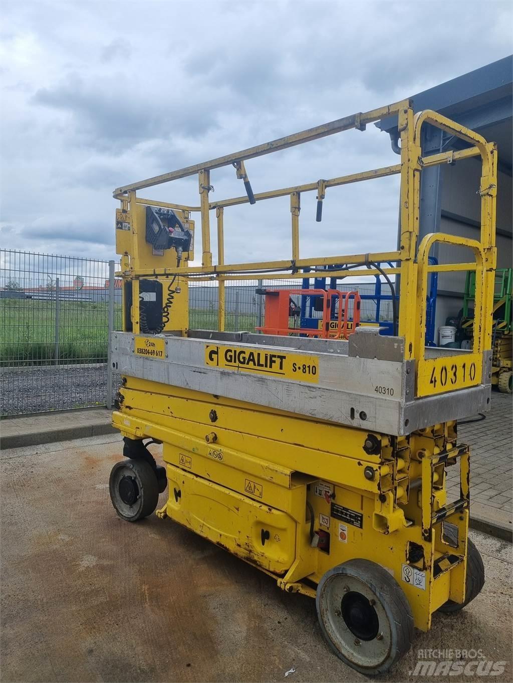JLG 2030 ES Scissor lifts