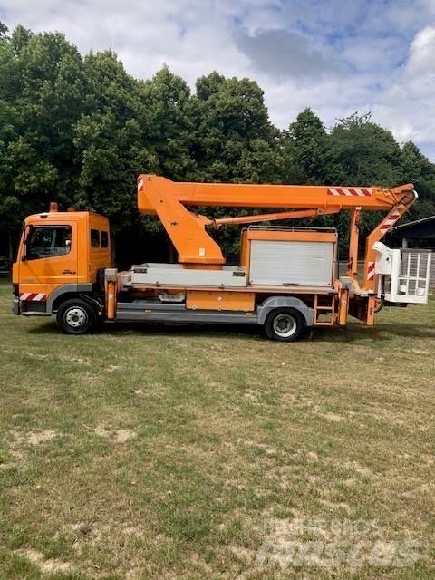 Wumag WT 220 e Truck & Van mounted aerial platforms