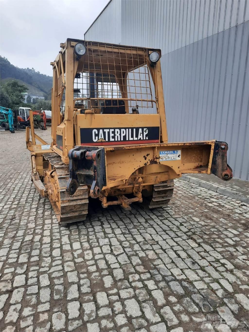 CAT D4E Pipelayer dozers