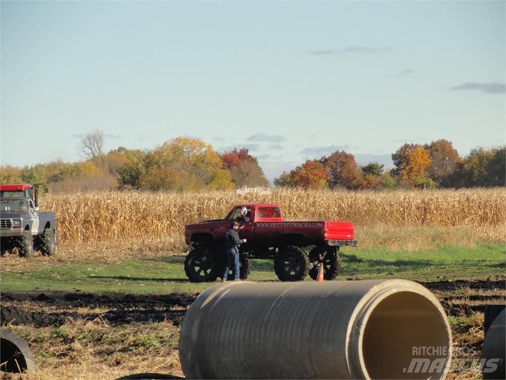 GMC K2500 Construction - Others