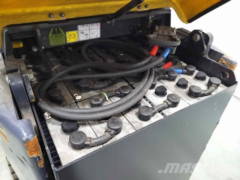 Aisle-Master 15SE Narrow aisle truck