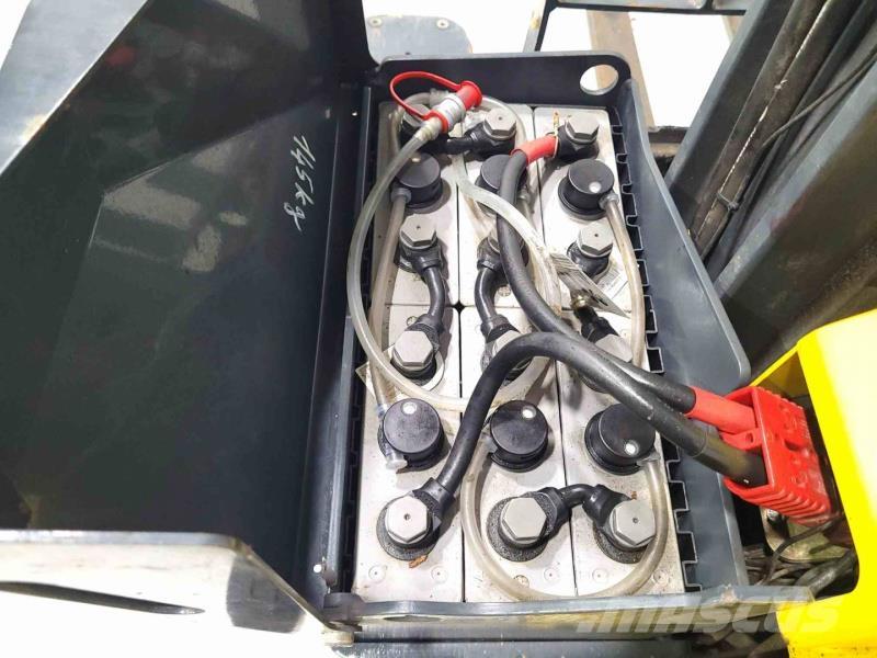 Combilift COMBI-WR4 4-way reach trucks