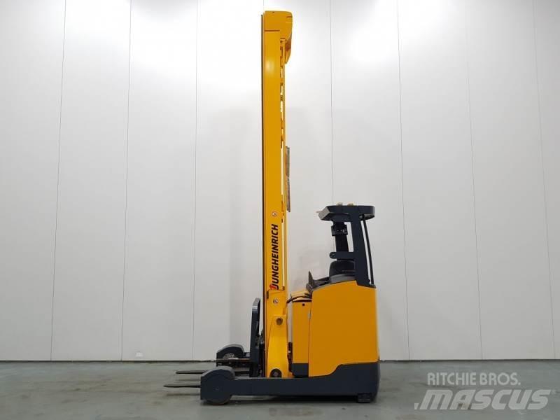 Jungheinrich ETV325 Reach trucks