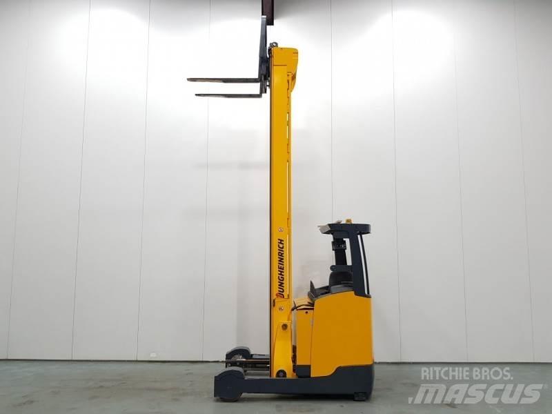 Jungheinrich ETV325 Reach trucks