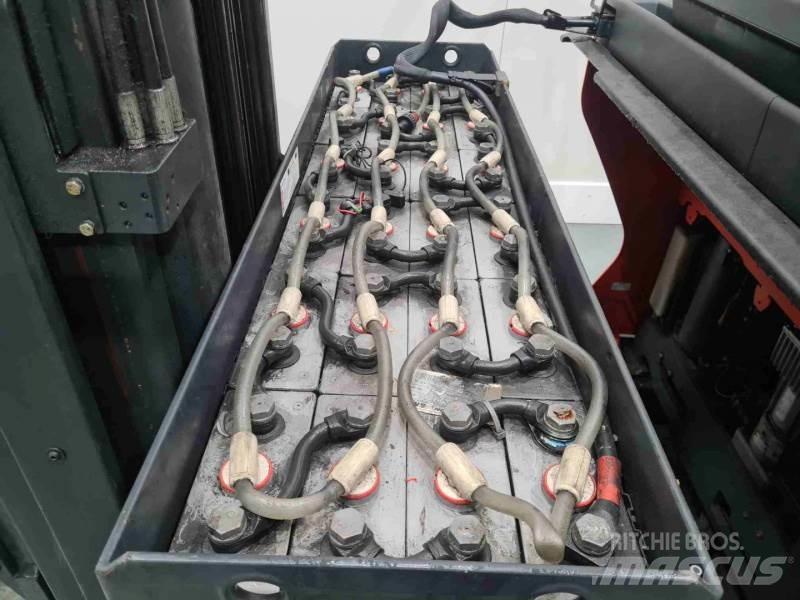 Linde R14-01 1120 Reach trucks