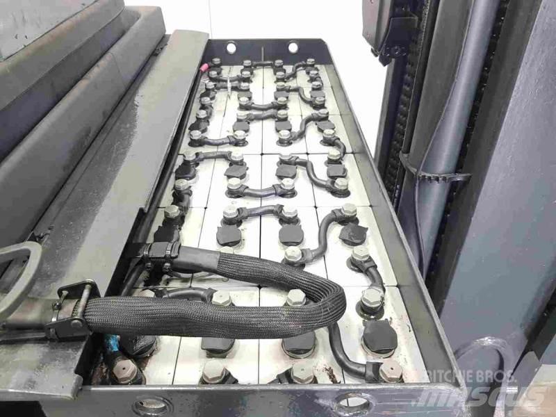 Linde R14HD-01 1120 Reach trucks