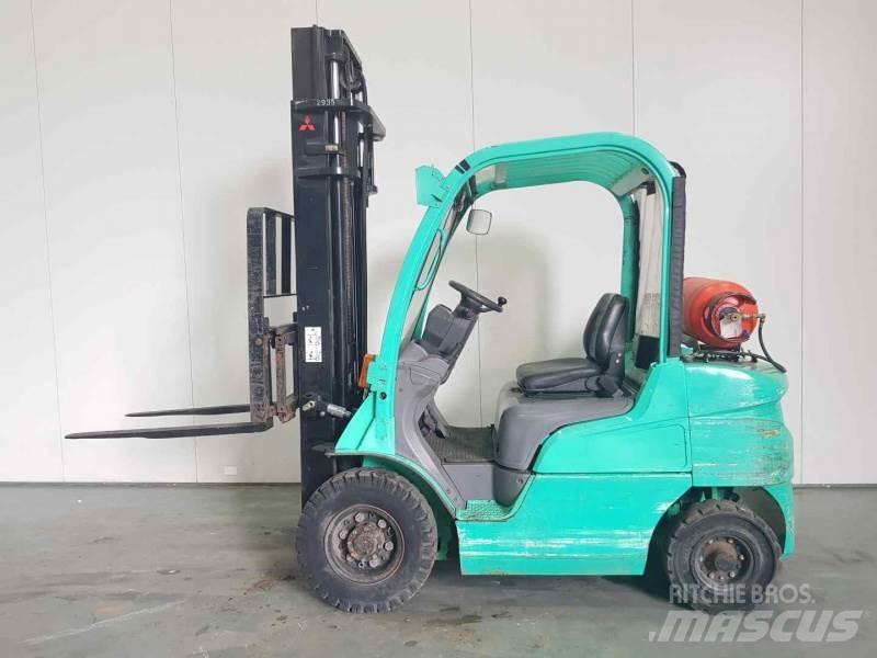 Mitsubishi FG25N LPG trucks
