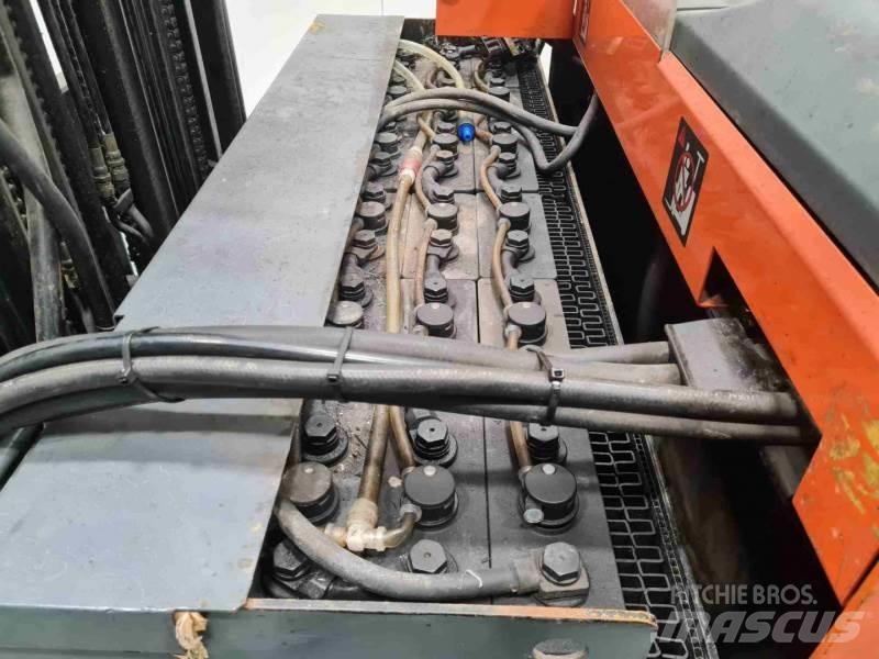 Toyota 6FBRE-12 Reach trucks