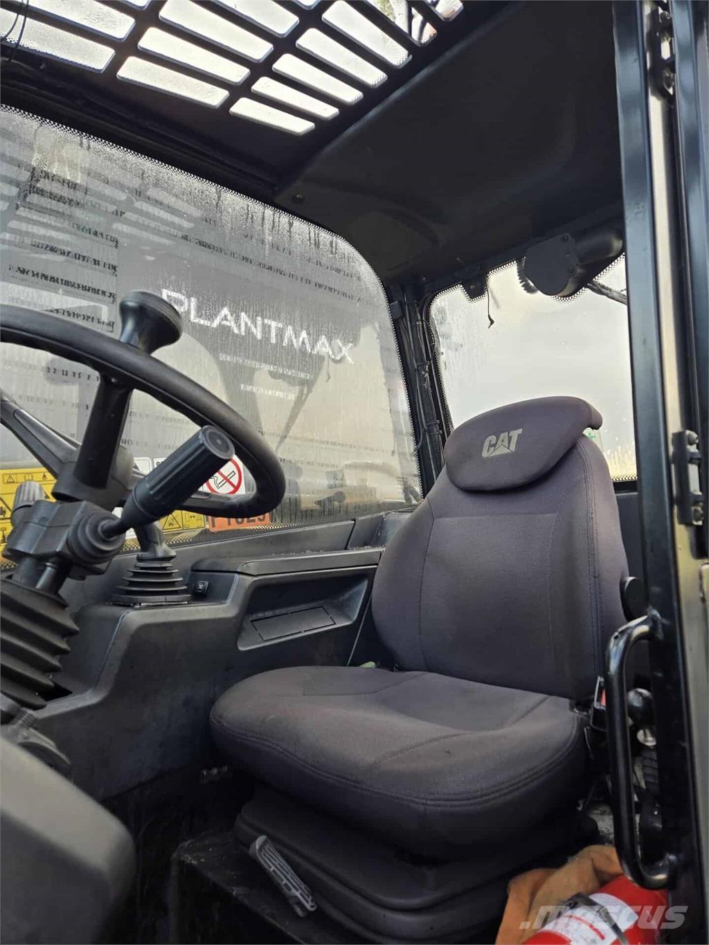 CAT TH417 Telescopic handlers