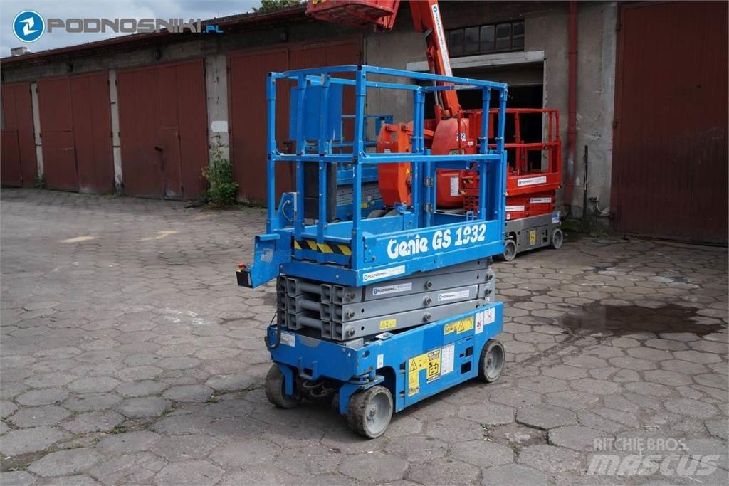 Genie 1932 Scissor lifts