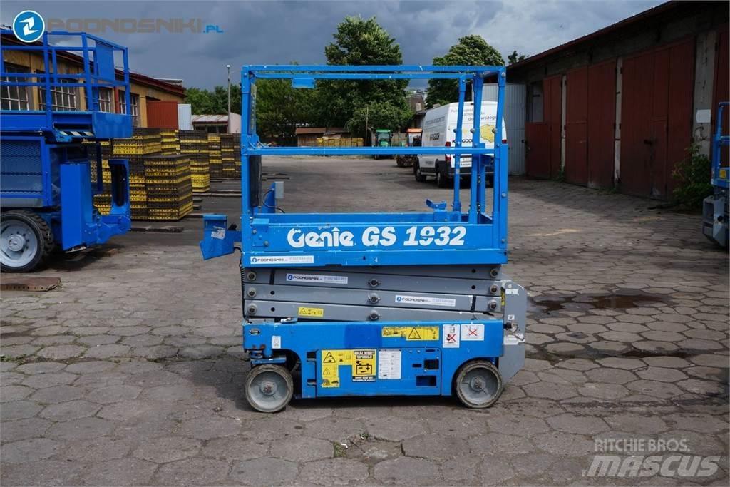 Genie 1932 Scissor lifts