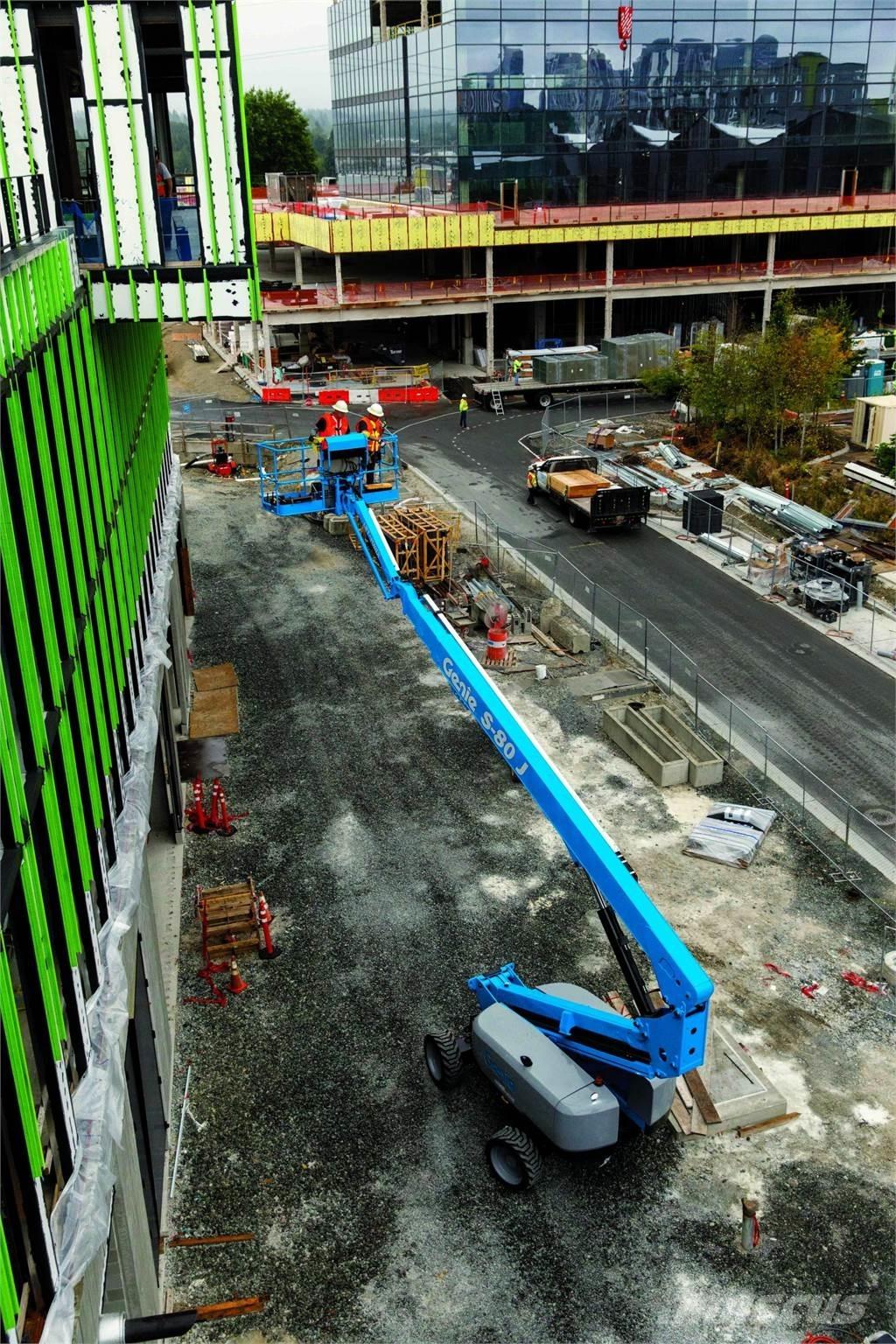 Genie S-80J Telescopic boom lifts