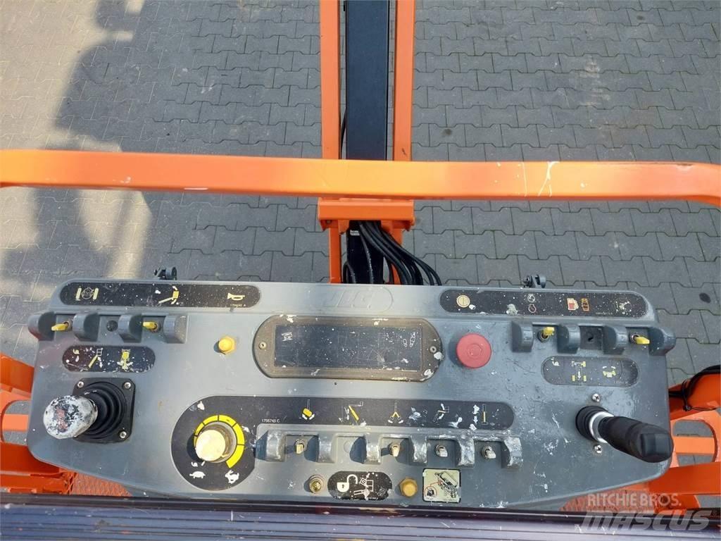 JLG M600JP Articulated boom lifts
