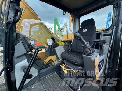 CAT 320 Crawler excavators