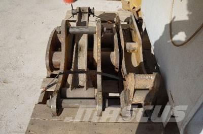 CAT 320C/DL Thumb Other components