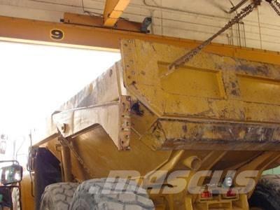 CAT 735 Tailgate Other components
