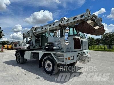 Gradall XL3100 Wheeled excavators