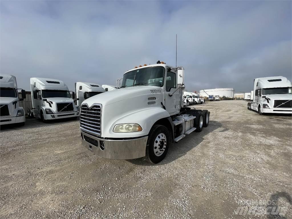 Mack CXU613 Tractor Units