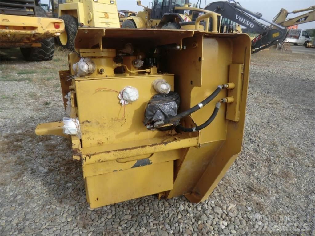 CAT 323D Construction - Others